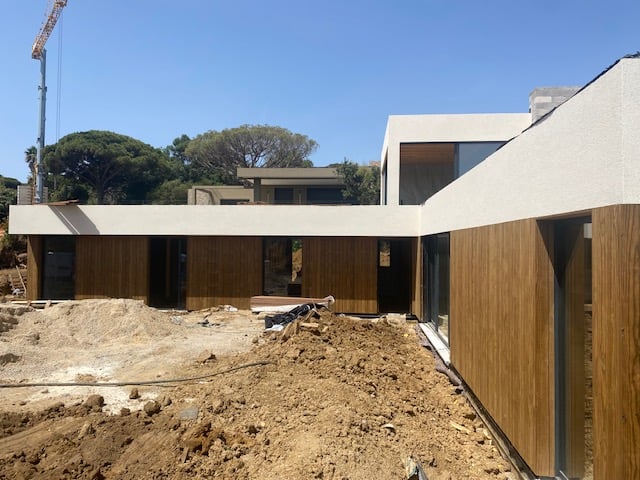 Villa contemporaine — bardage bois et enduit